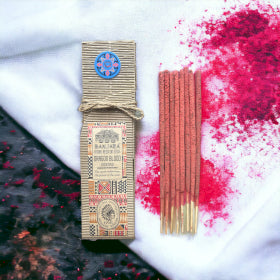 Ritualharz auf Stäbchen – Drachenblut
