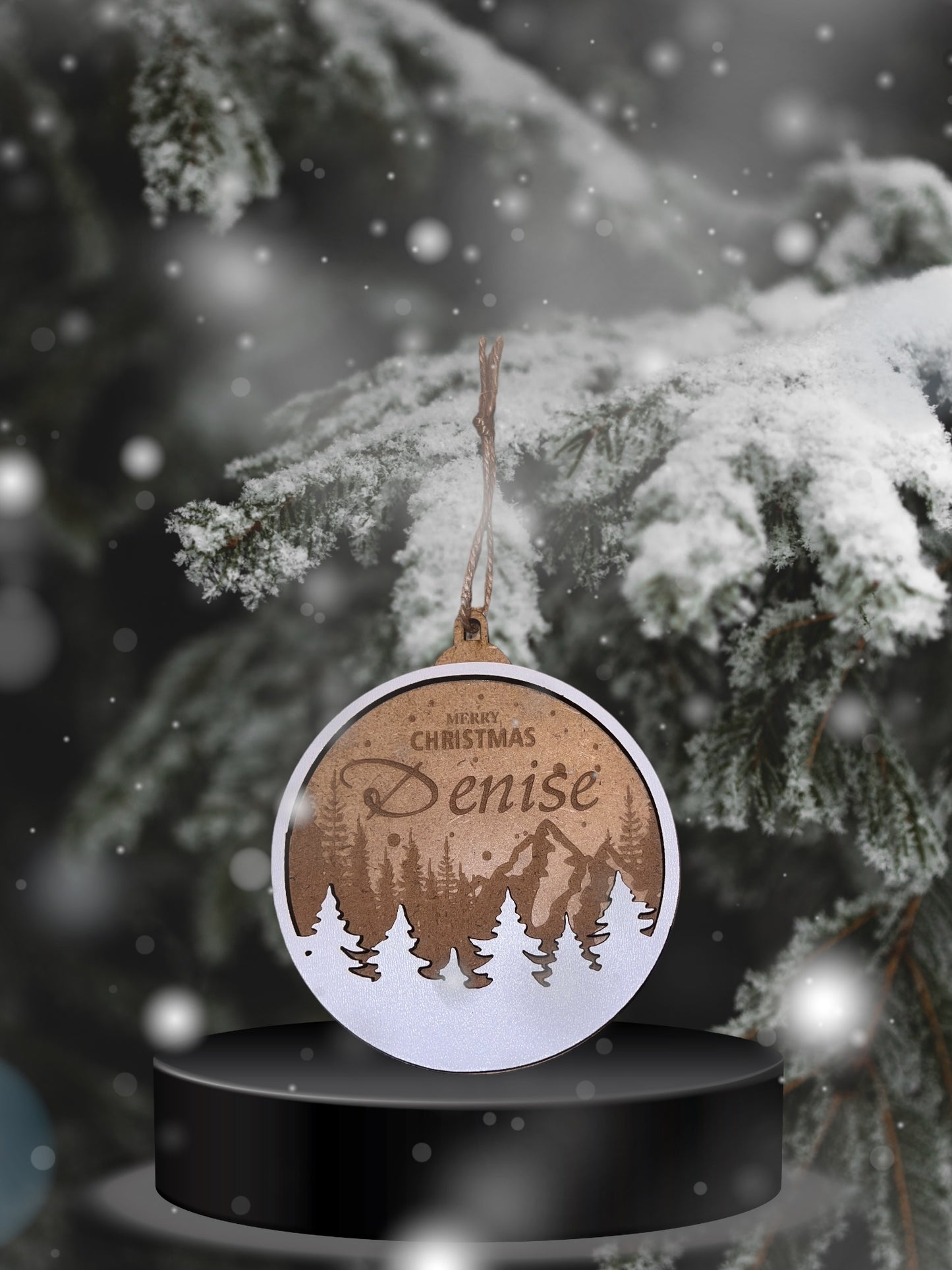 Personalisierter Christbaumschmuck aus Holz – Einzigartige Designs für unvergessliche Feiertage - Mellas Webshop