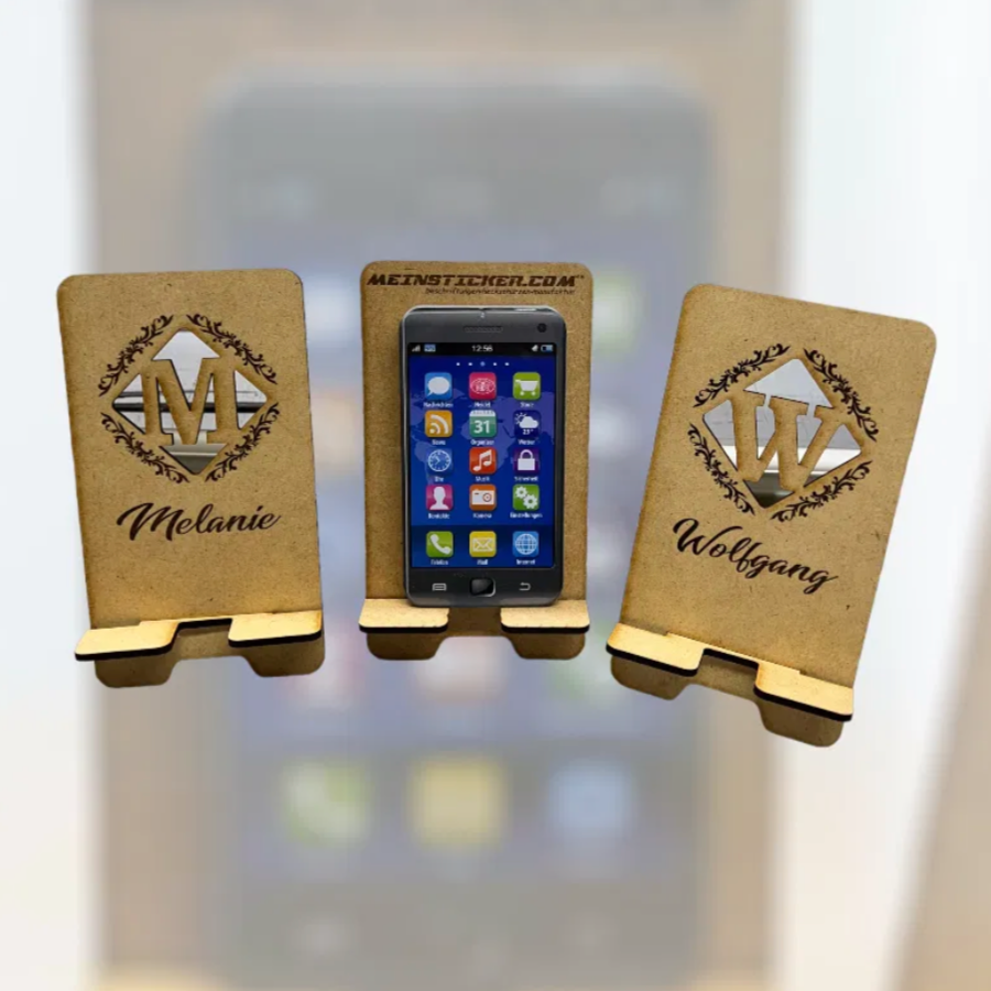 Smartphonhalter mit Namen aus Holz - Mellas Webshop