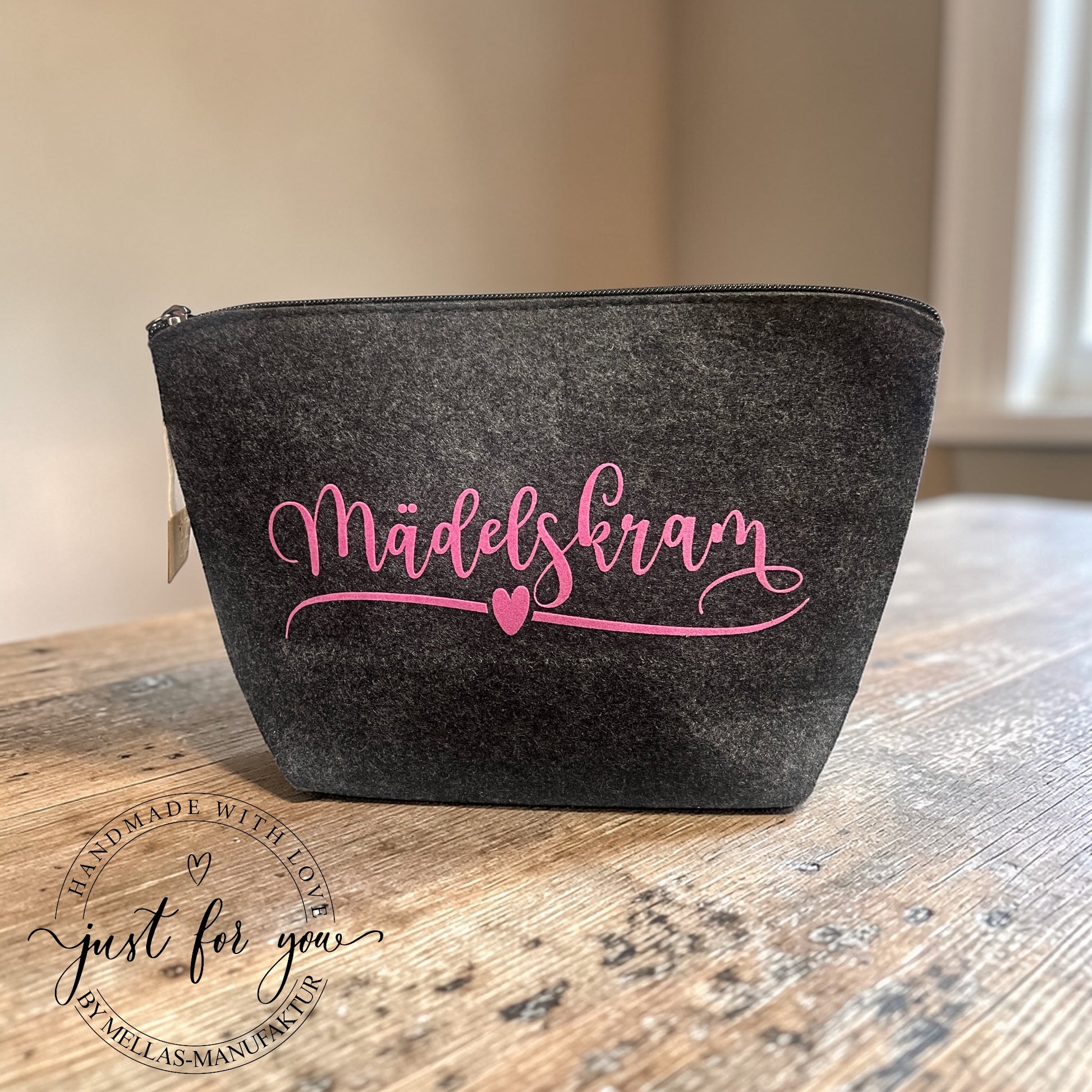Filz Kosmetiktasche Grau & Anthrazit – 2 Größen – mit Spruch oder Motiv - Mellas Webshop