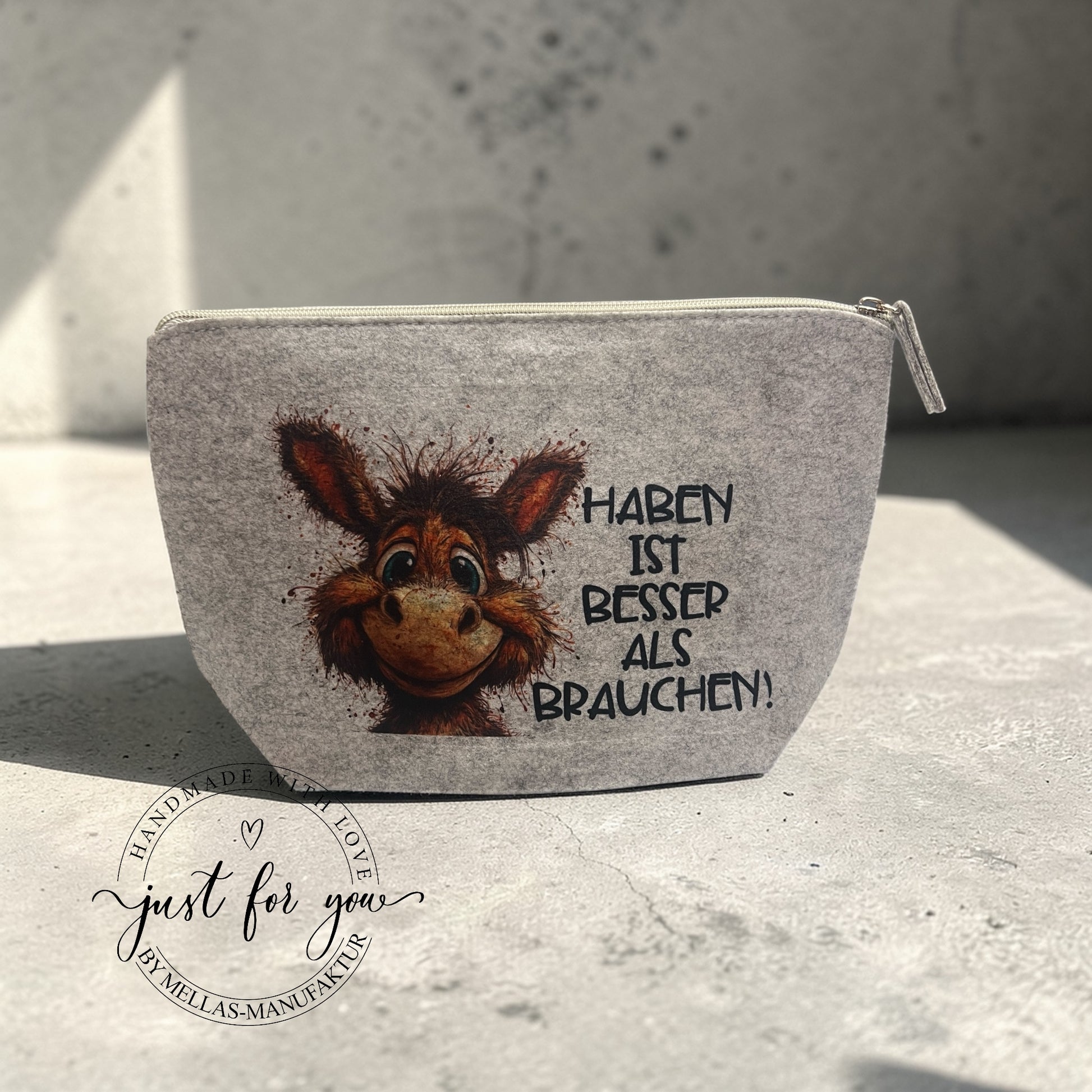 Filz Kosmetiktasche Grau & Anthrazit – 2 Größen – mit Spruch oder Motiv - Mellas Webshop